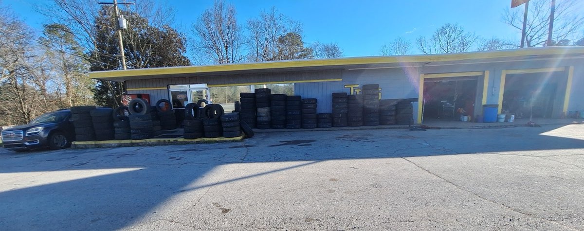 Pit Stop Tires & Auto Repair shop in Dalton, Georgia